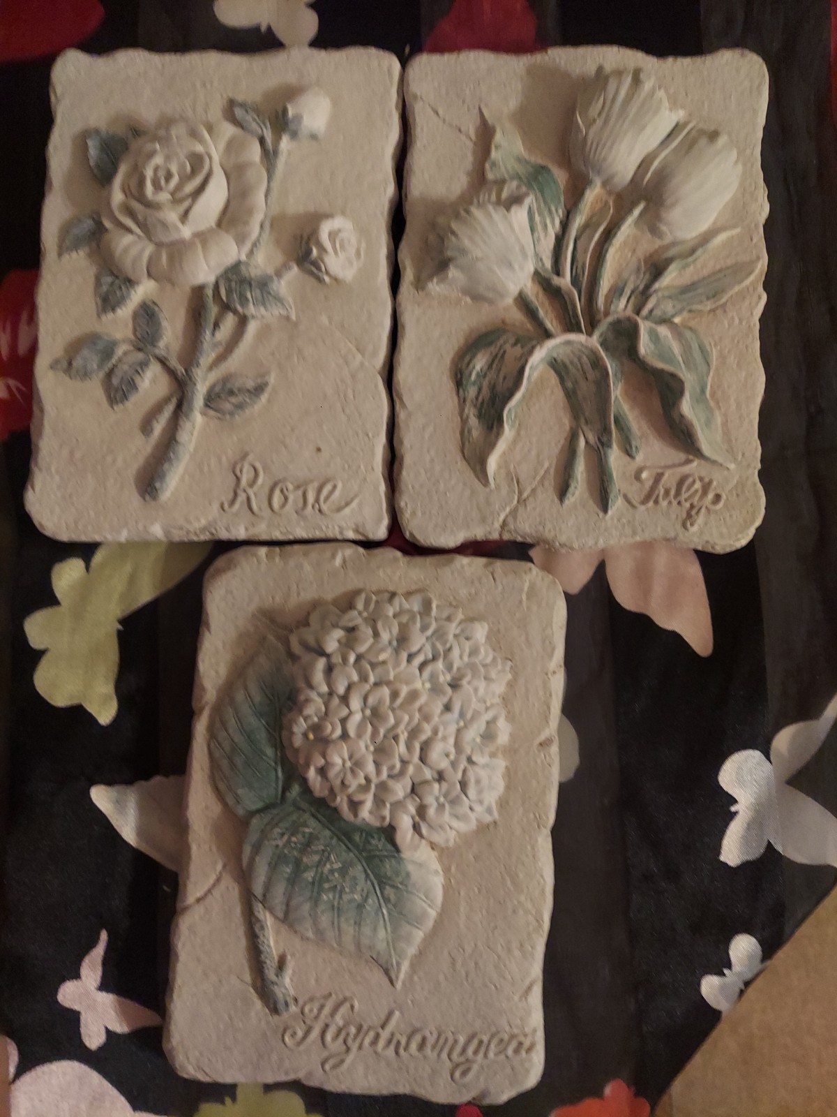 Excellent Condition Flower Raised Wall Decor 3 Pieces