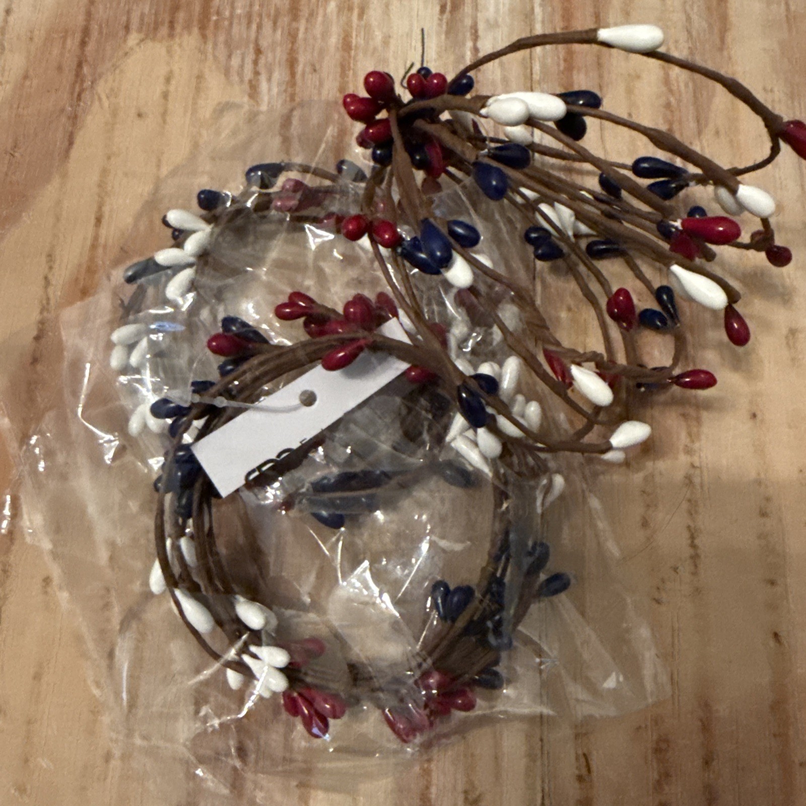 Primitive Pip Berry Garland ~ 3 Rolls single ply roping ~ RED WHITE BLUE – 6 Ft