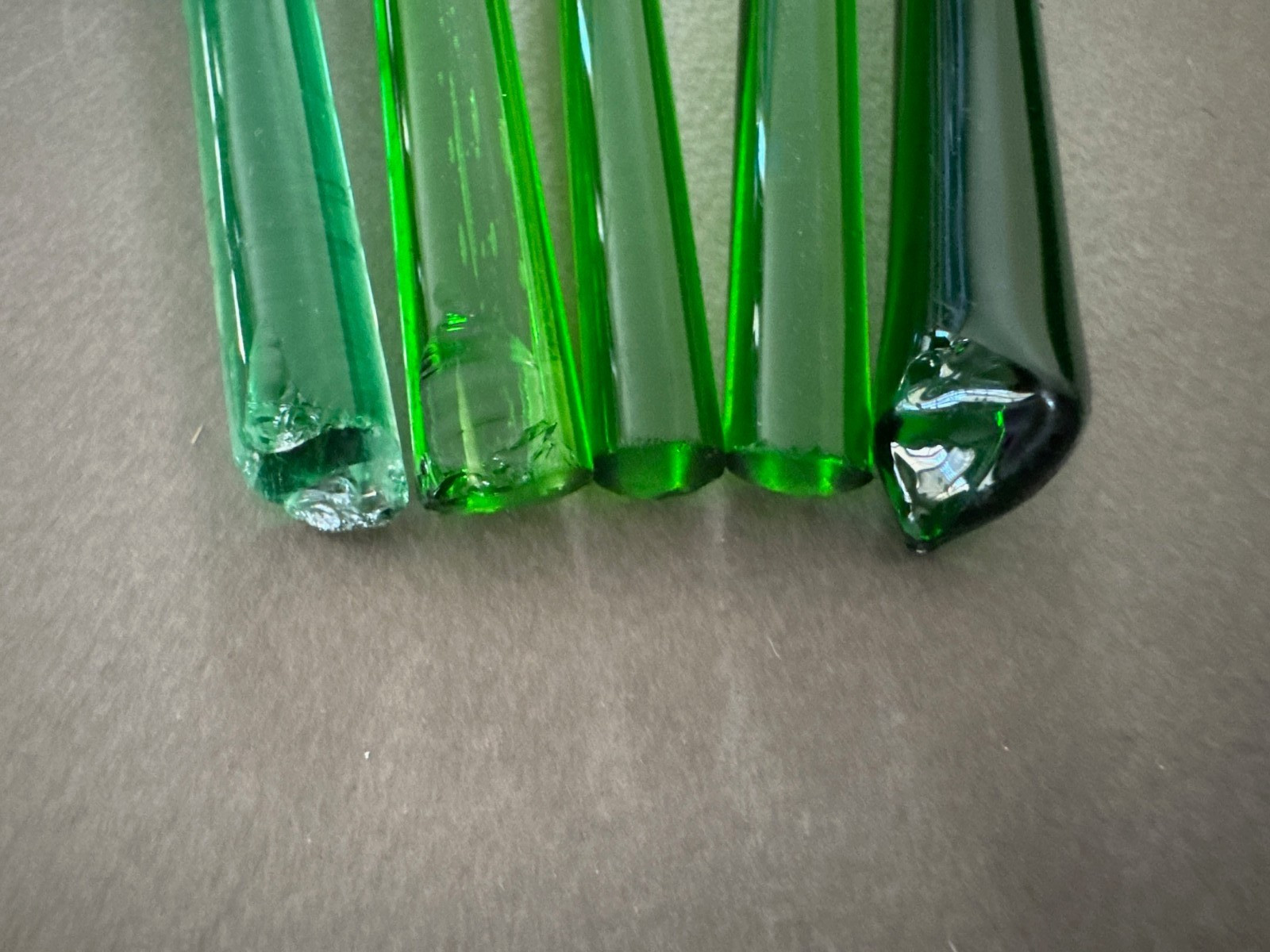LOT OF 5 HAND BLOWN MULTICOLOR MURANO STYLE LONG STEM ART GLASS FLOWERS VTG