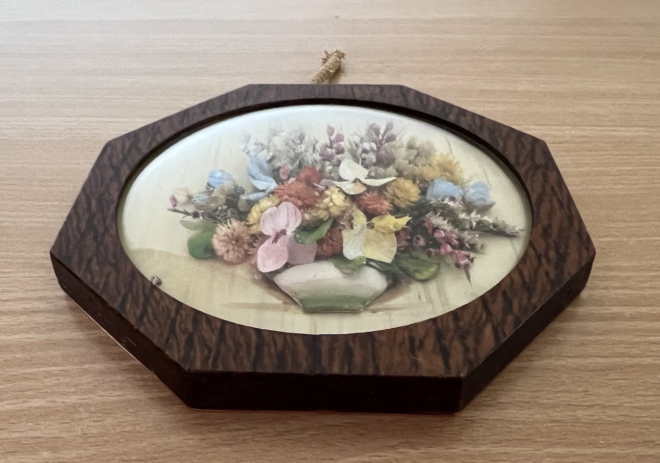 Vintage Wooden Octagonal Dried Flowers In Frame With Glass 17cm
