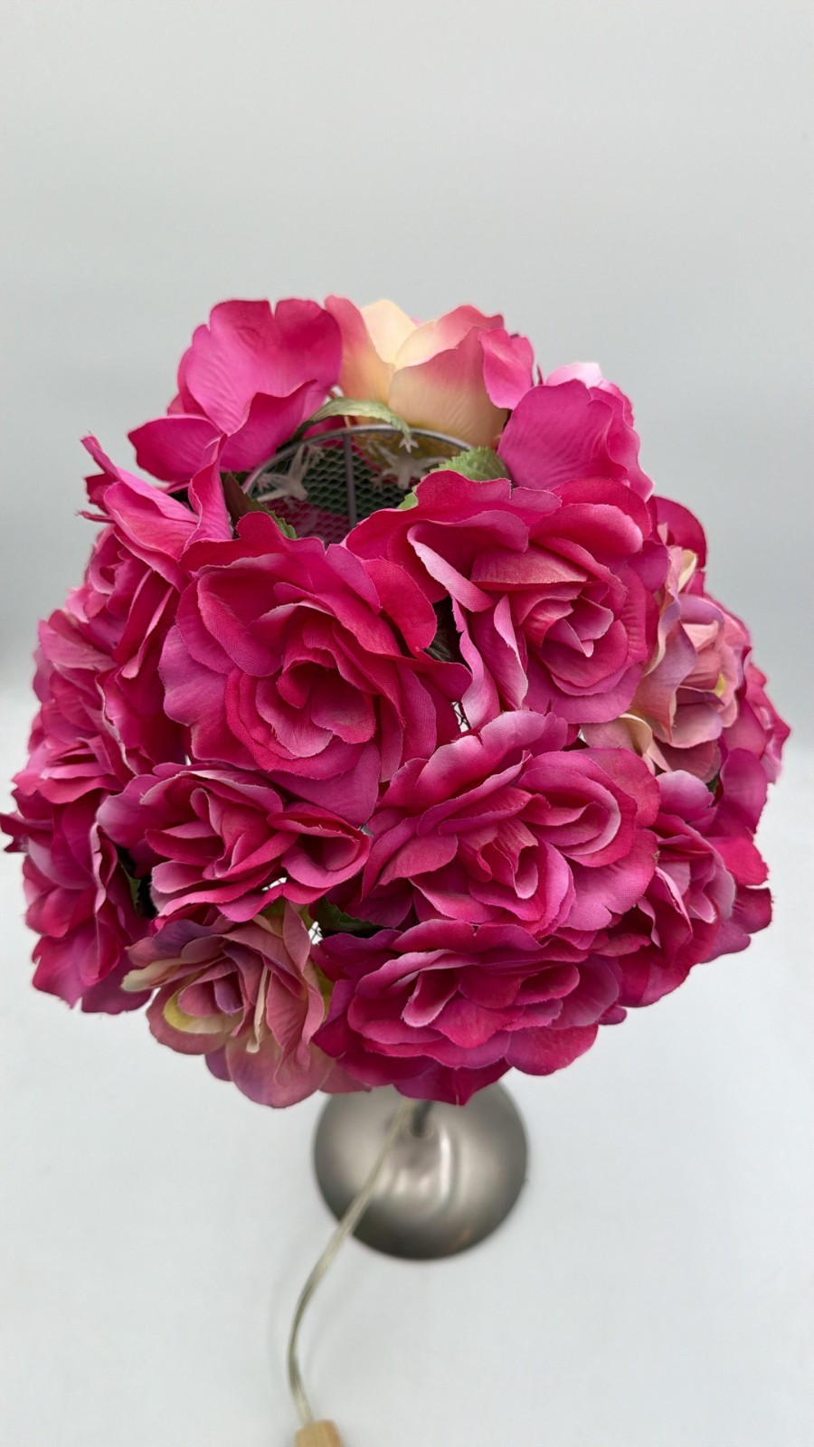 20″ Pink Rose Flower Table Lamp Lighted Floral Bouquet Wavy Metal Stem