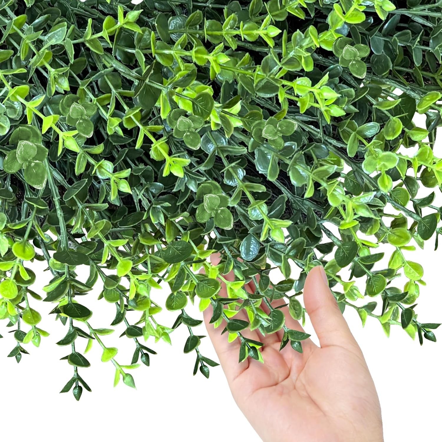 Versatile 28-Inch Green Wreath – Perfect for Doors, Walls & All Seasons