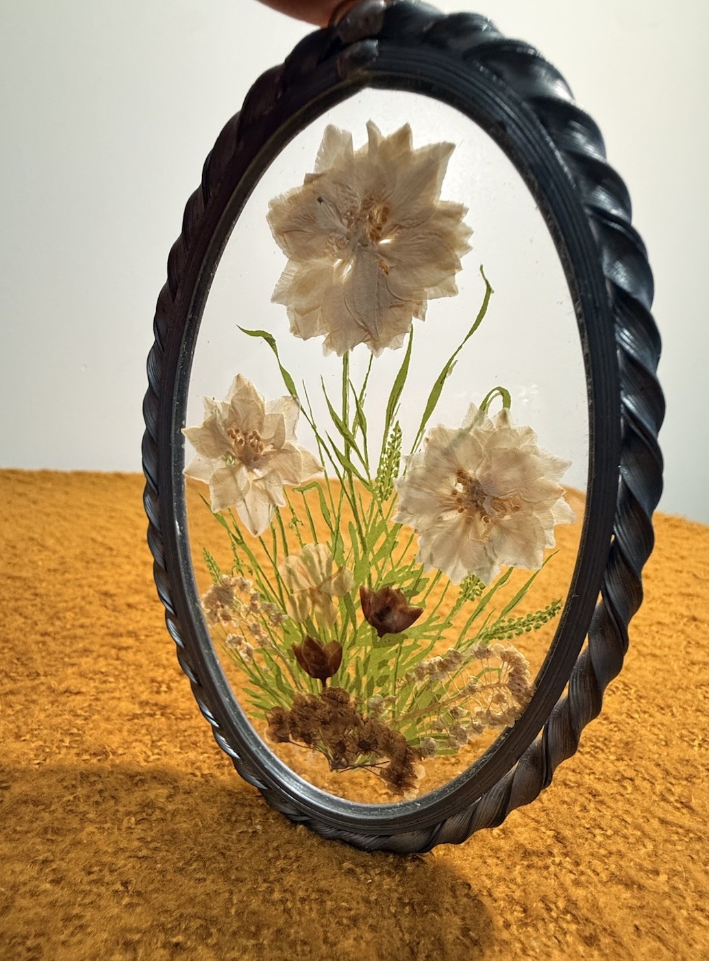 Pressed Flower Art Oval Glass Wall Decor 7in Dried Floral Arrangement