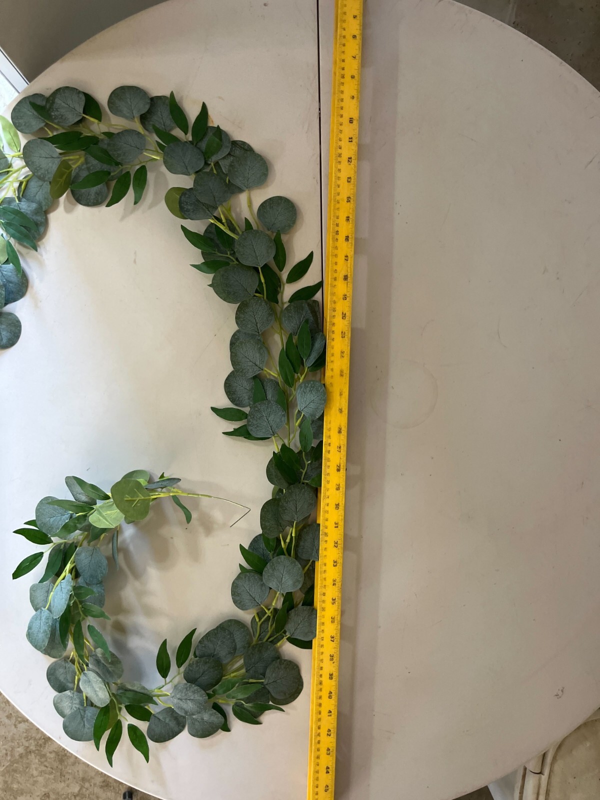 Artificial Plants & Garlands, Mixed varieties and sizes.