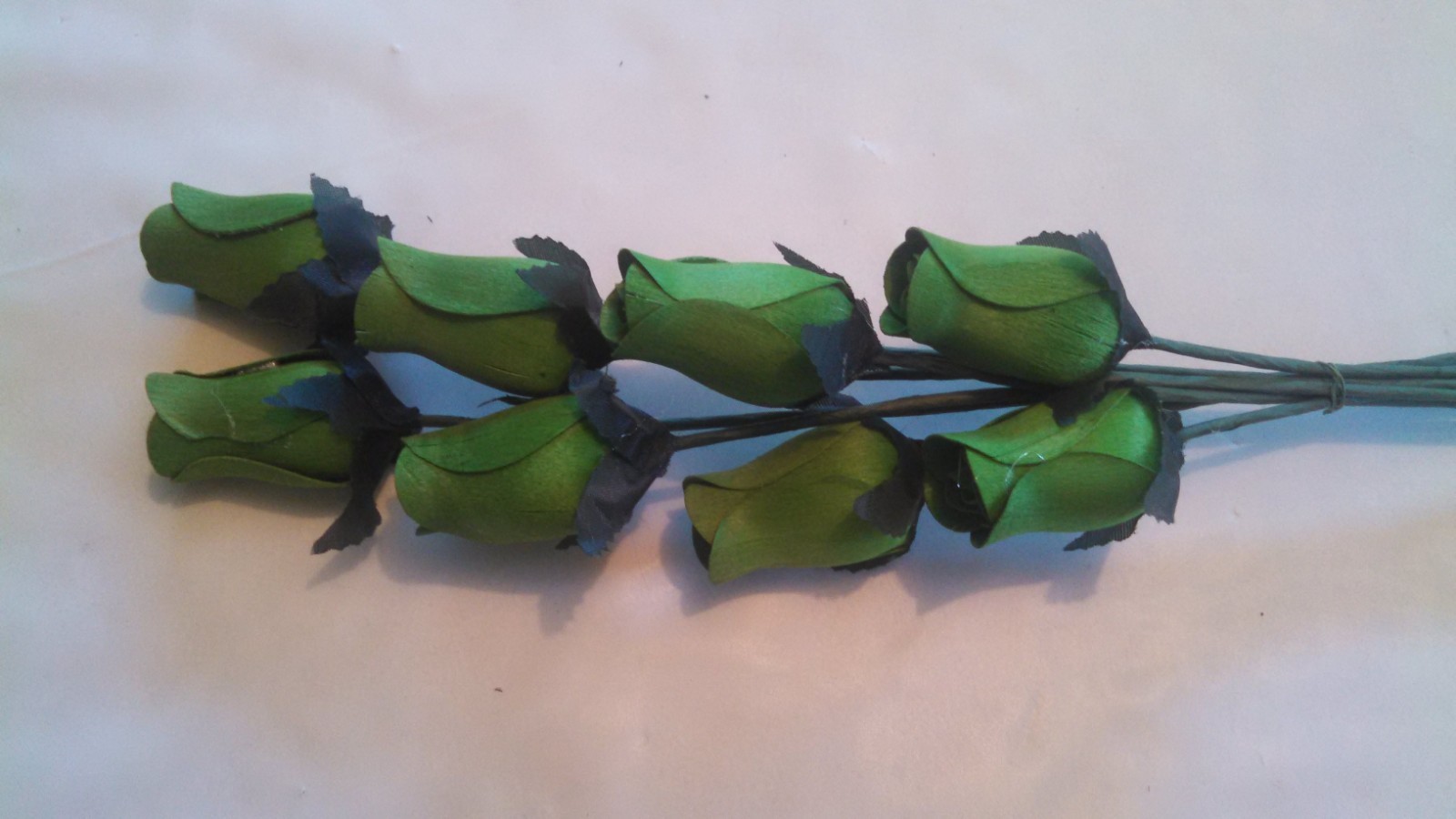 Small Bud Wood Roses – (Various Yellow & Green Colors)