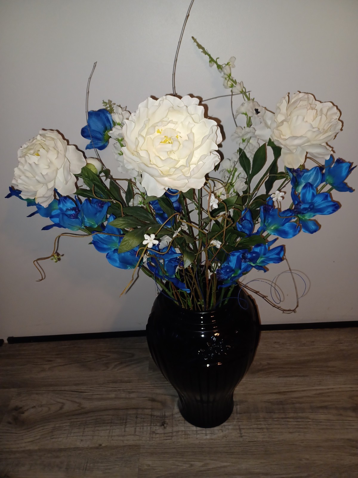 New Large Artificial Flower Arrangement In Vintage Anchor Hocking Glass Vase