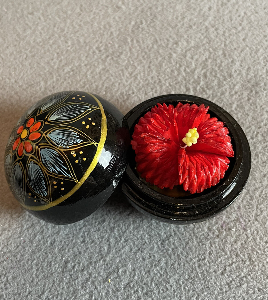 🌹Red Hibiscus- Hand Carved Display Soap 2″ Perfect Holiday gift,100% Handmade🌹