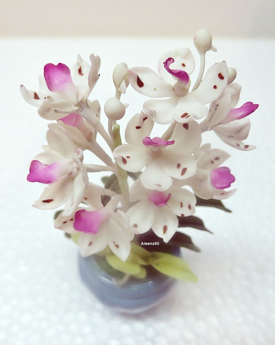 US Stock 4″H Air-Dry-Clay Handmade Miniature Rhyncho Orchid Arrangement in Pot.