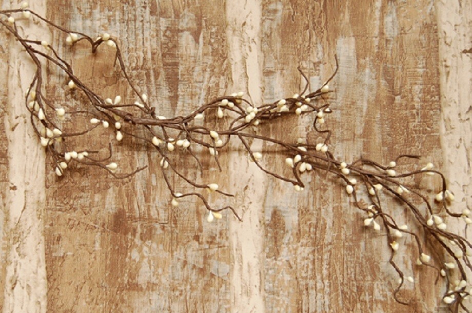 NEW Primitive Pip Berry Garland IVORY BERRIES Wispy 4.5 Feet Long Crafts HOLIDAY