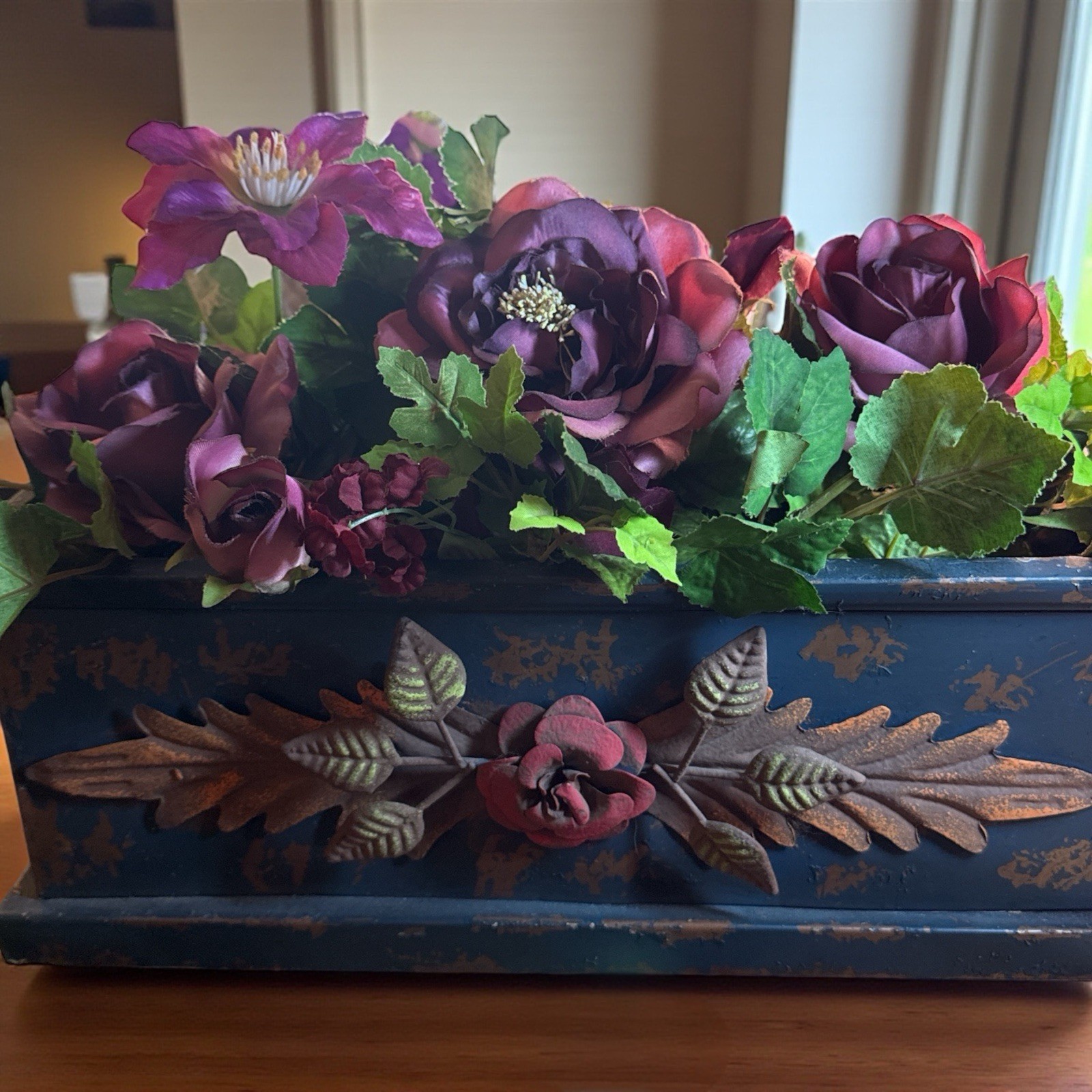 Artificial Floral Rose Floral Arrangement in 15.5″ x 6.5″ Decorative Metal Box