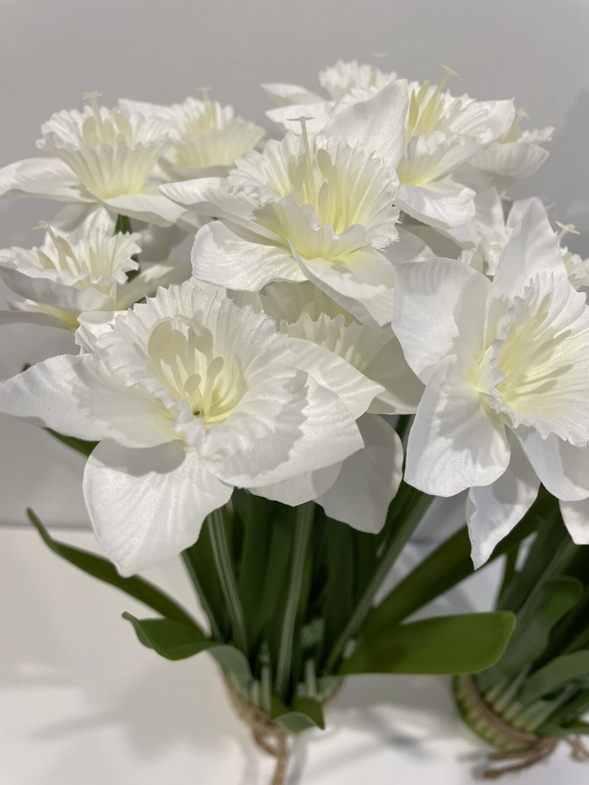 Valerie Parr Hill Daffodil Bundles – Large 15” White Set of 2 NEW