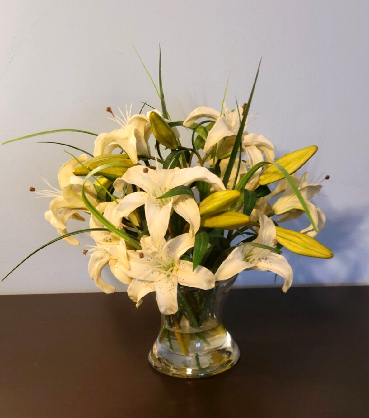 Petals Office Scapes Direct Silk Lillies Floral Arrangement In Glass Vase PSJ