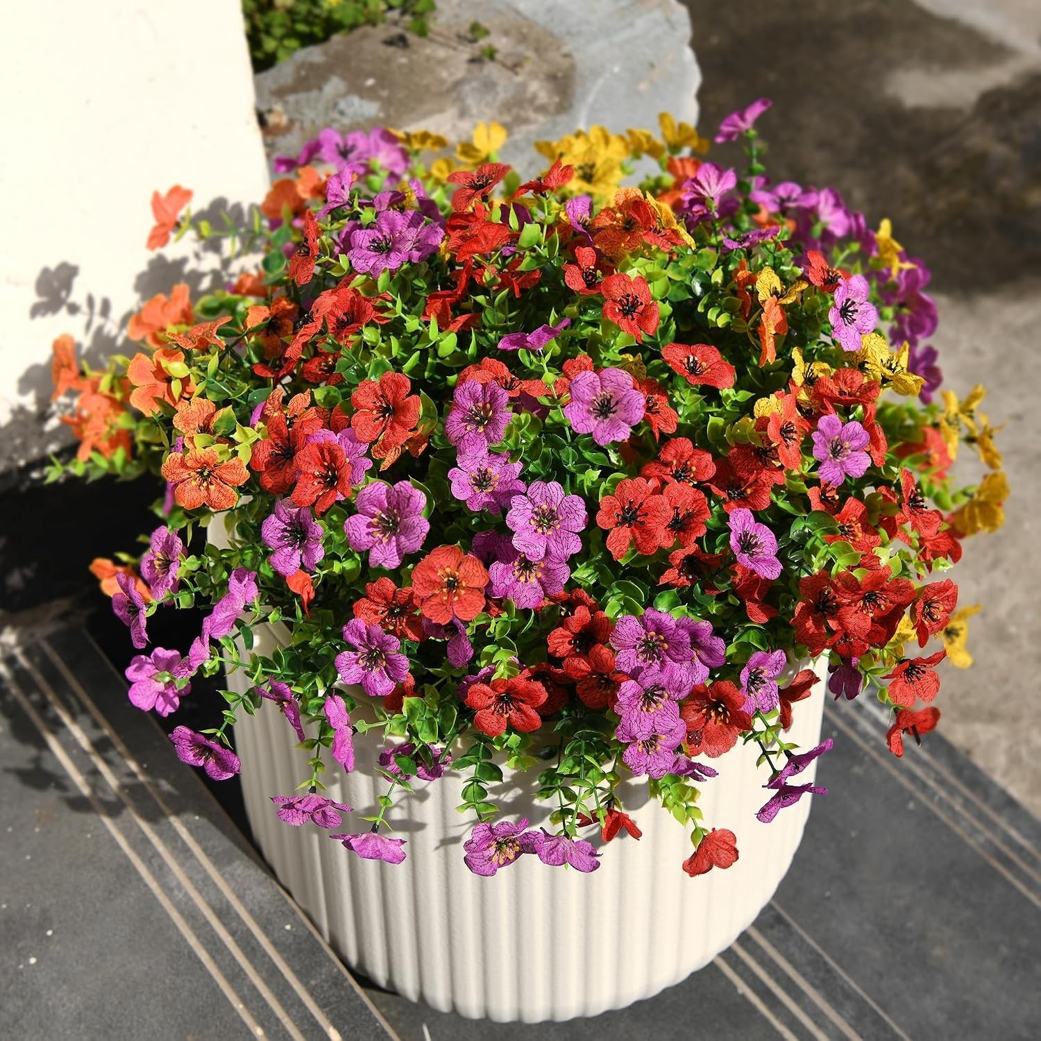 Realistic Faux Daisy Bundles – 12 Pack for Indoor and Outdoor Spring Decoration