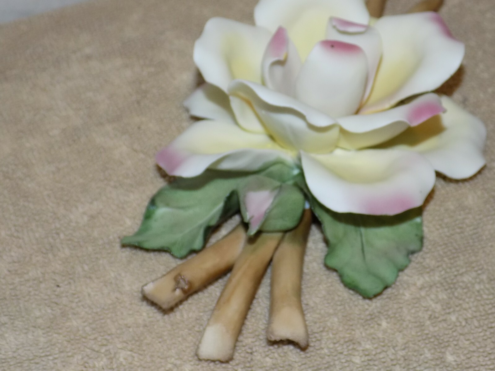 Capodimonte Porcelain Flower Made in Italy MAGNOLIA?