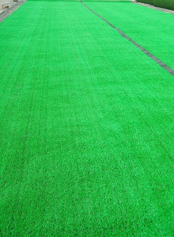 Artificial Grass Dark Emerald Green Color 1.5cm Thick Glf Practice 6.5 x 32ft