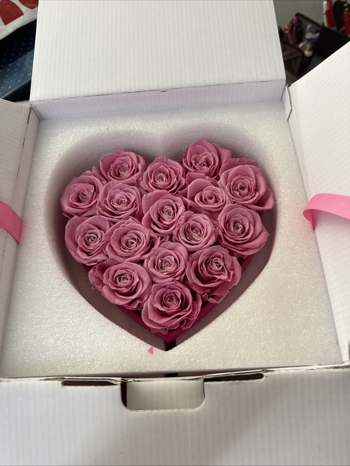 GLAMOUR BOUTIQUE Eternal Preserved Roses in a Box – Flowers Forever, Pink 16