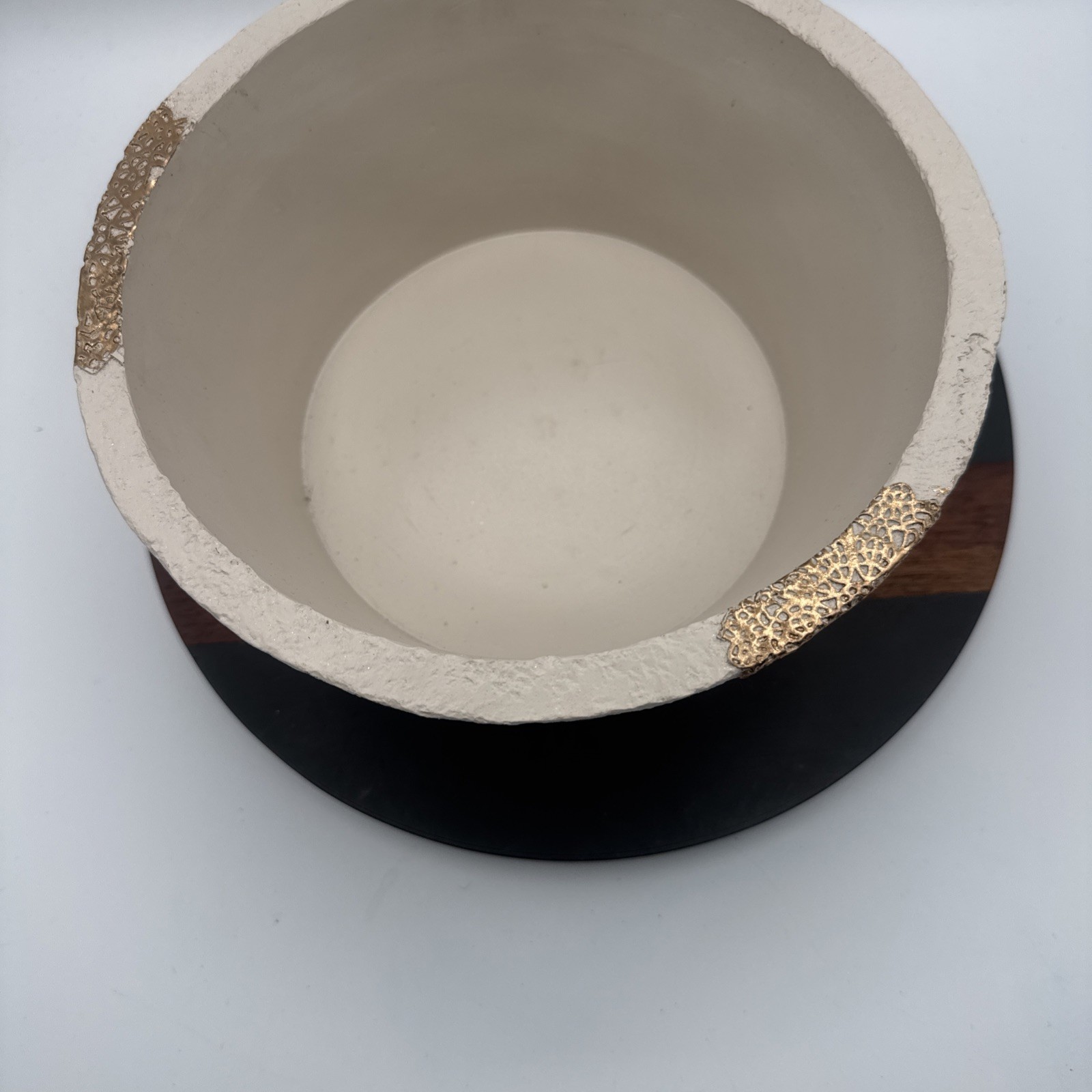 Memorial Flower Pot In Loving Memory Bereavement NWOT Beige/Gold Plaster