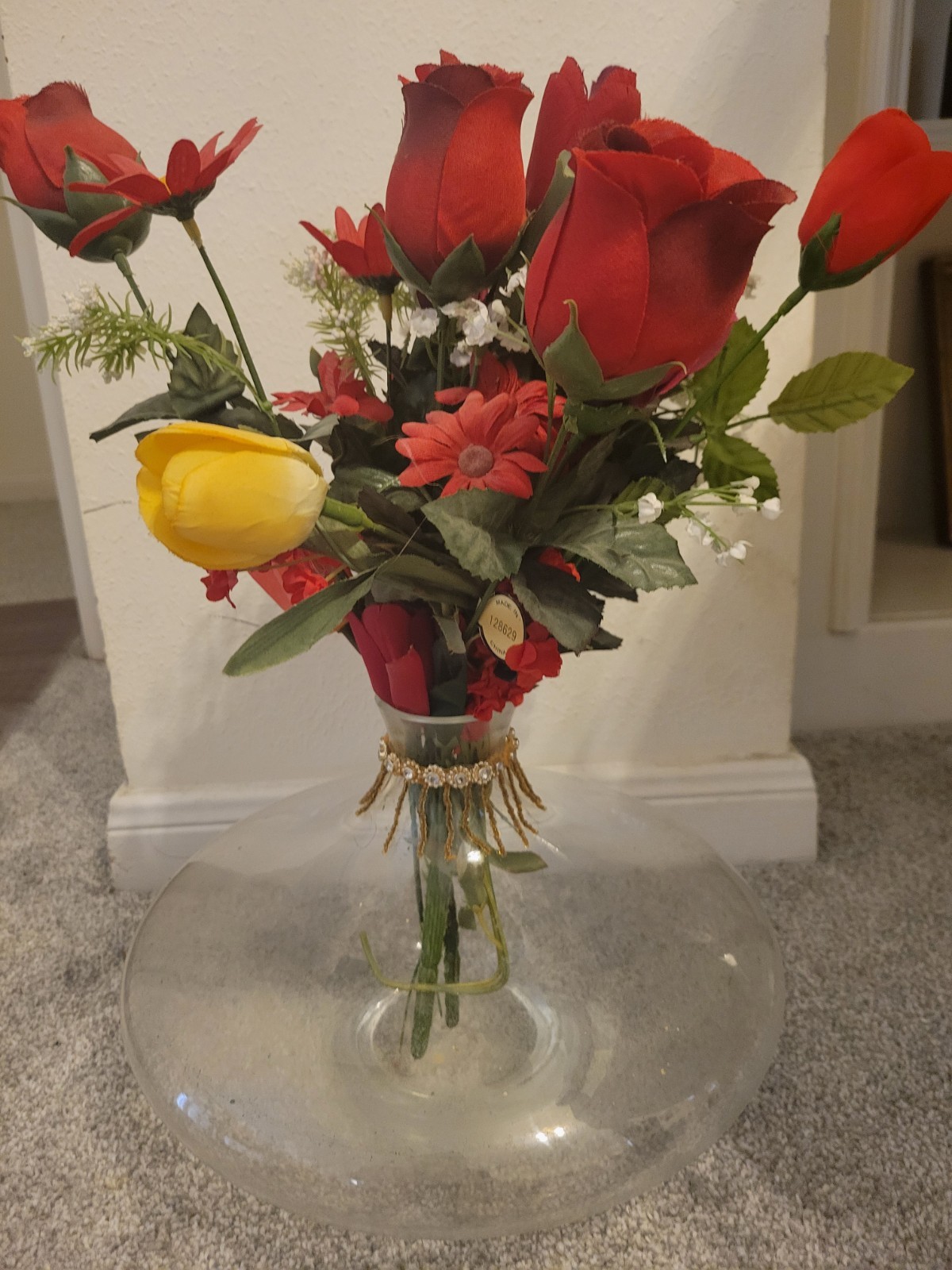 Decorative Round Glass Vase with Elegant Floral Accent🌸