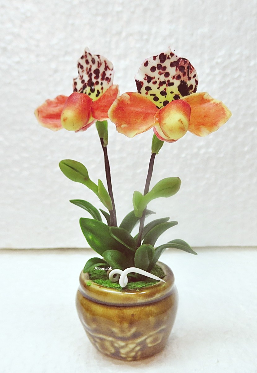 US stock 4″H Handcrafted White w/Spotted & Red Lip Lady Slipper Orchid in Pot