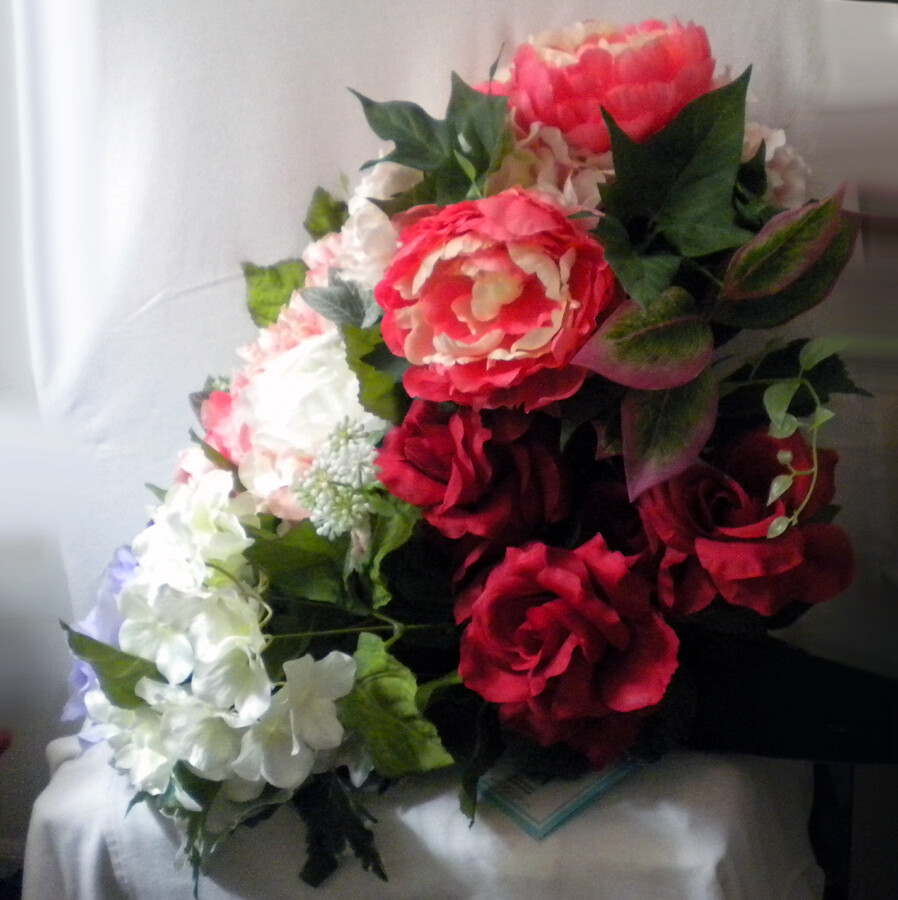 4 New Floral Bouquet Sets Pink White Purple Red Polyester Flowers & Leaves