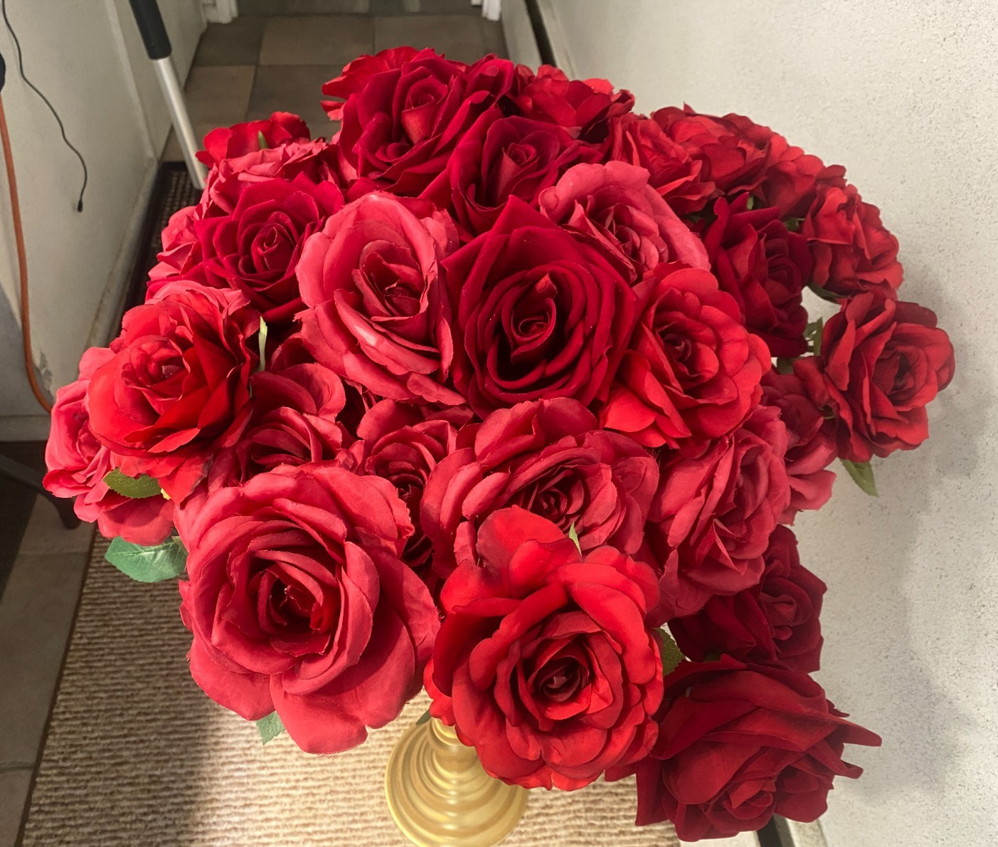 Ashland Faux Red Roses Lot x40 Full Stem + 8 Cut Stems Silk Flowers Wedding DIY
