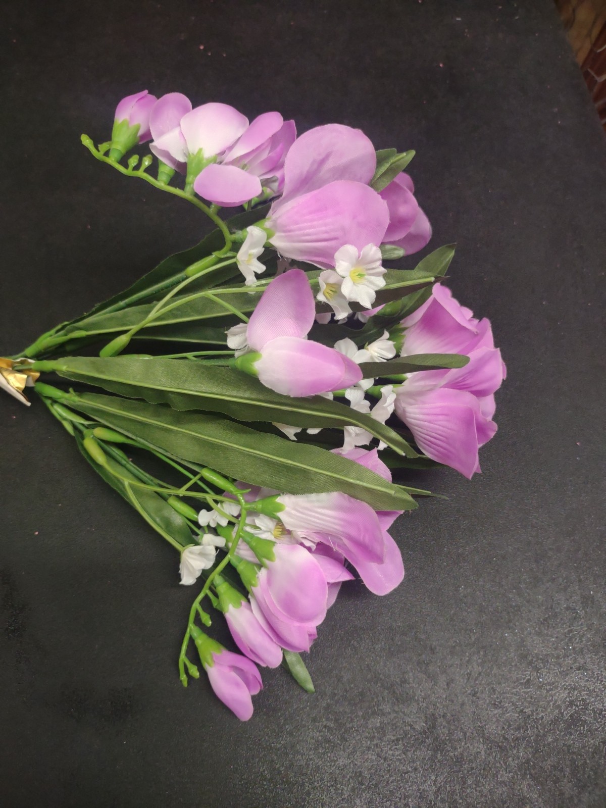 Vintage 10″ Silk Freesia Flower Bush, Lavender, 5 Stems, Baby’s Breath & Foliage