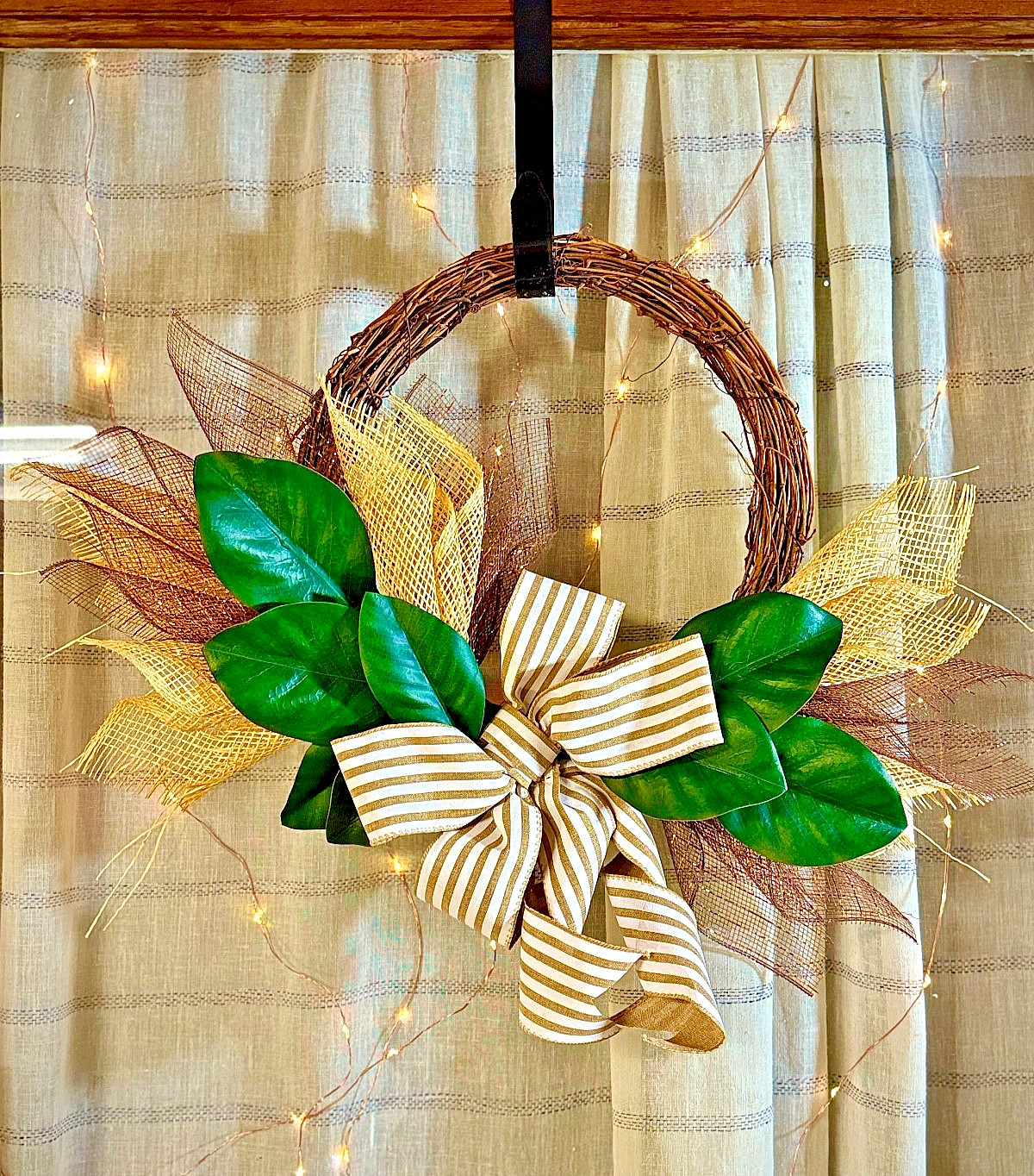 Rustic Grapevine Wreath – Farmhouse Home Decor – Modern Burlap Bow Door Hanger