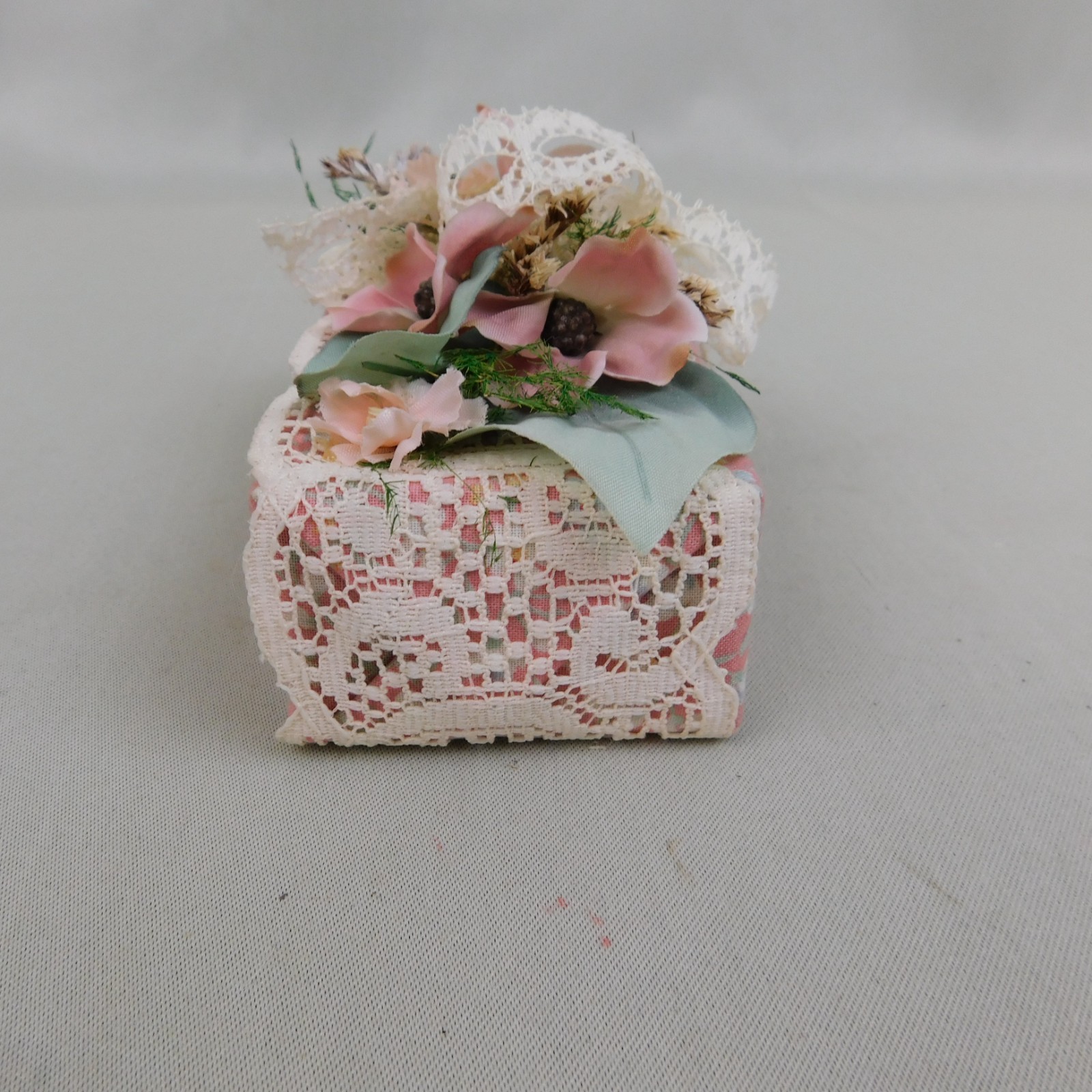 Vintage 80s 90s Floral Lace Handmade Decorated Match Box Style Decor #A387