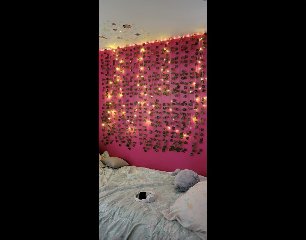 Illuminated Artificial Ivy Tapestry Hanging 84ft 12 pack 80 LED String Lights