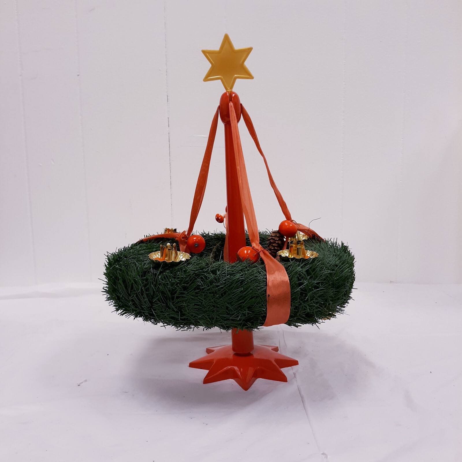 Wreath Artificial Green/red Wreath with star and nice decoration w box