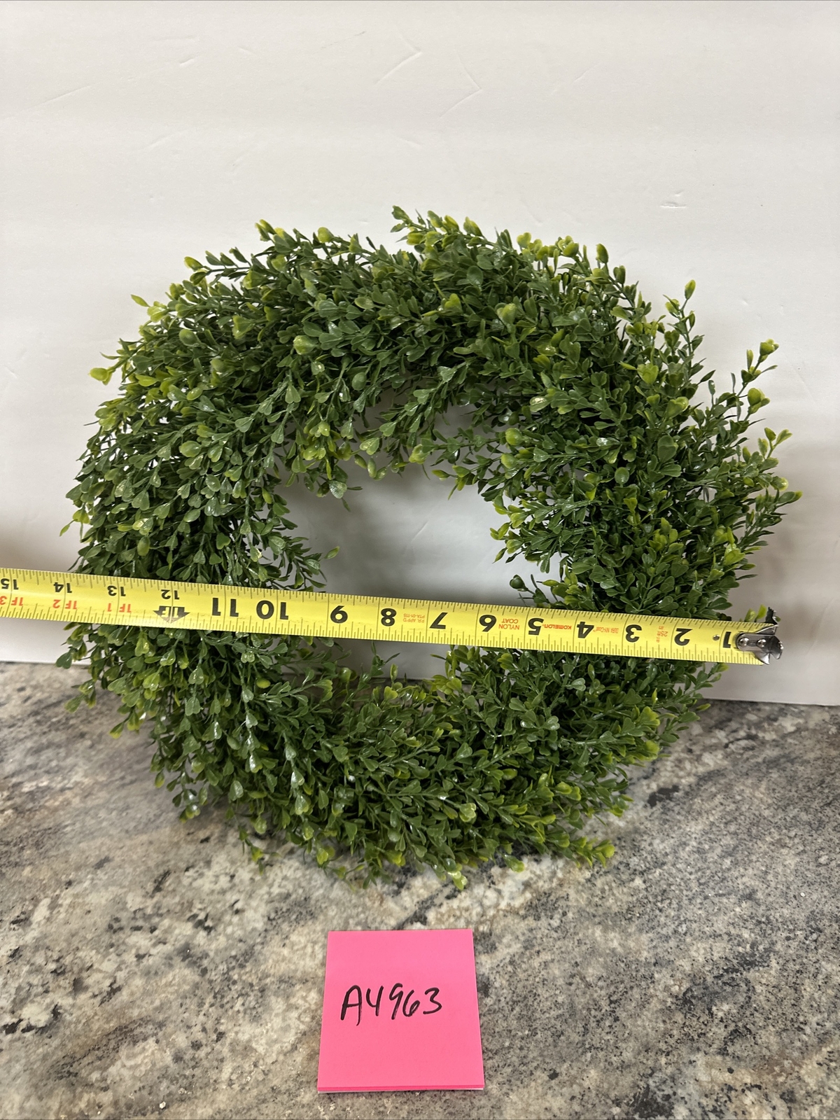 English Gardens Indoor/Outdoor 18” Boxwood Wreath New