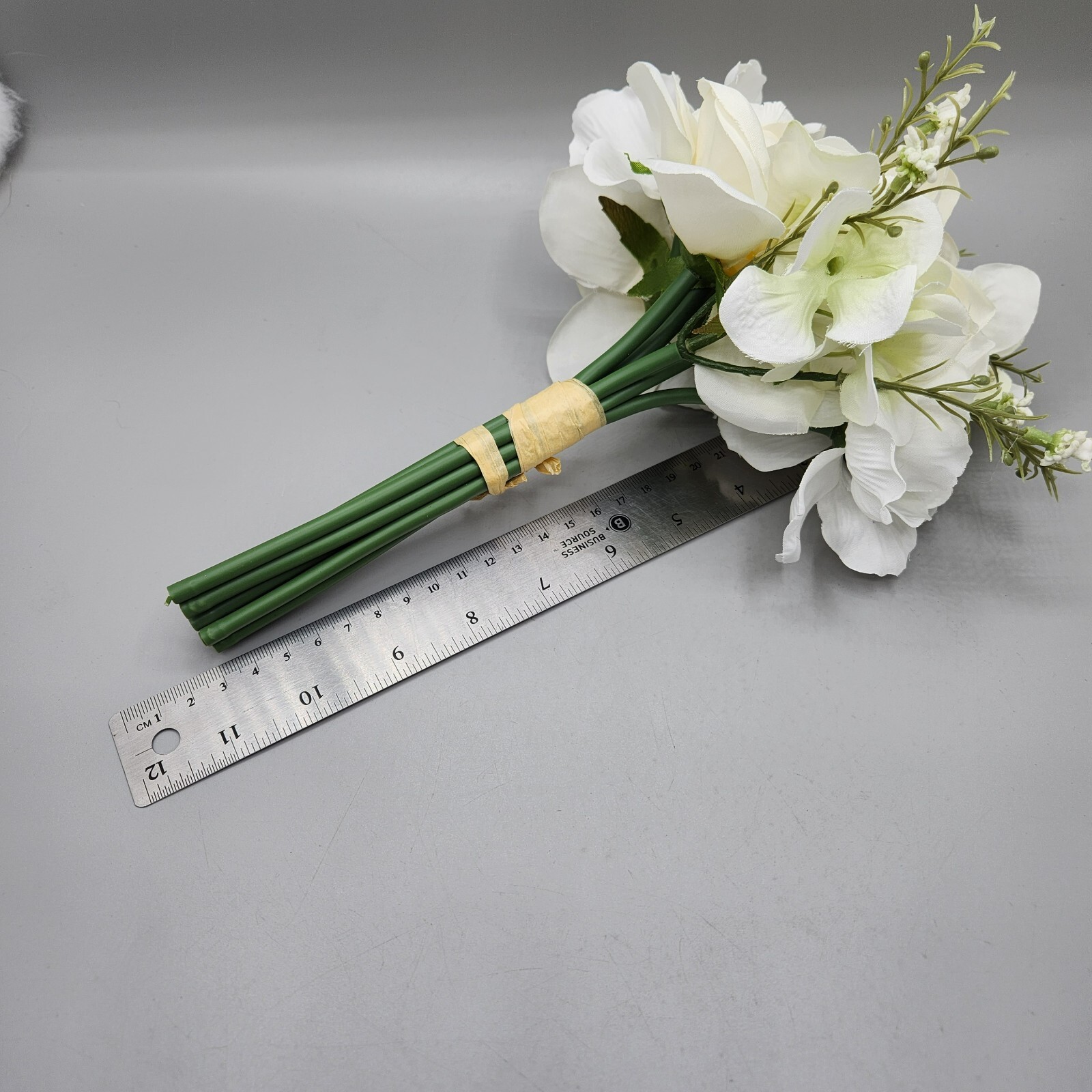 Artificial Floral Small Boquet White Wedding Party Decor Crafts Centerpiece