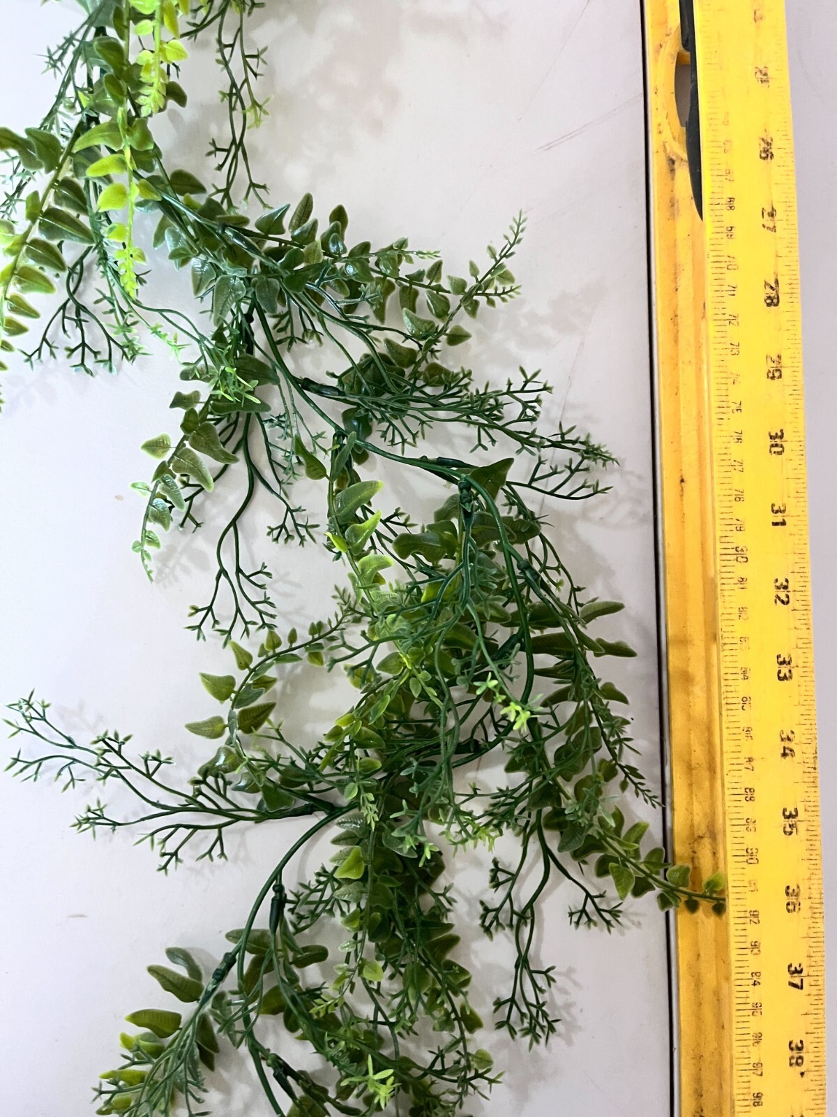 Artificial Plants & Garlands, Mixed varieties and sizes.