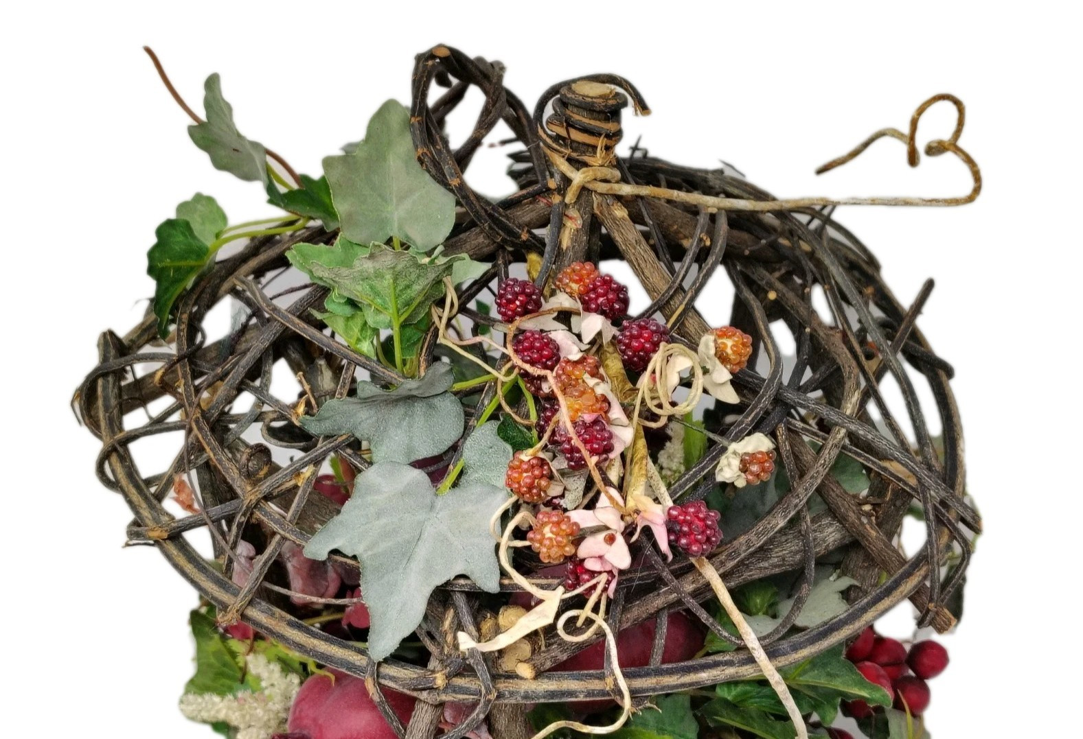 Hanging Wicker Twig Basket Faux Vine Berry Floral Arrangement Gazebo Bird Cage