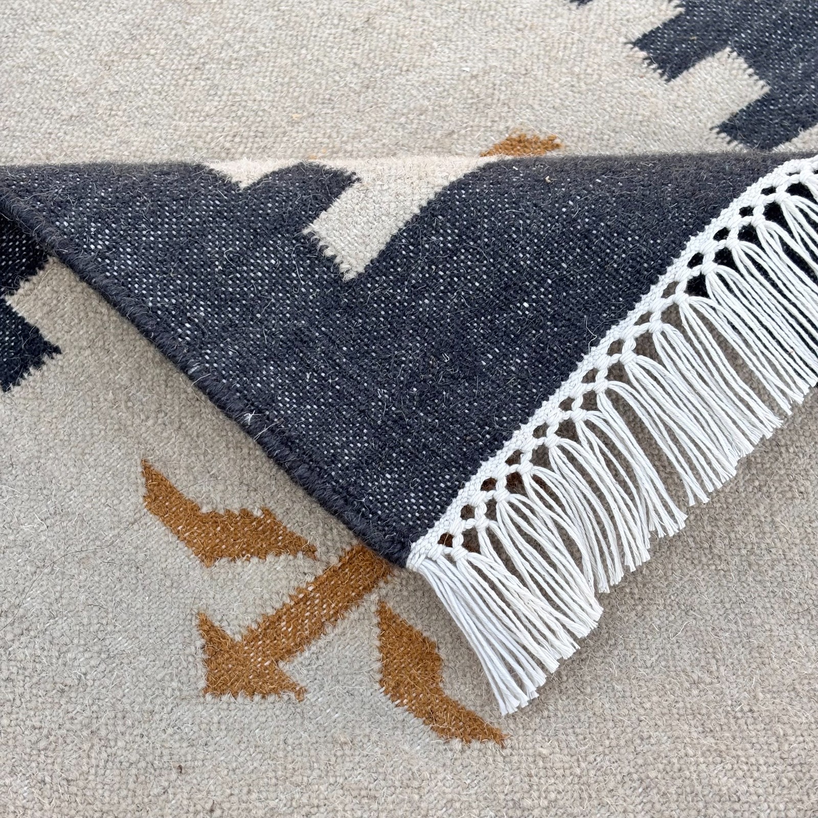 Boho Tribal Dhurrie Rug 2×3 ft Handwoven Wool Cotton Kilim mat