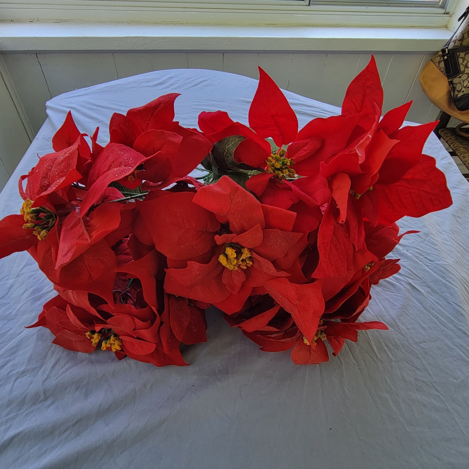 Poinsettias Artificial Christmas Flowers Artificial Decorations – 4 Bunches