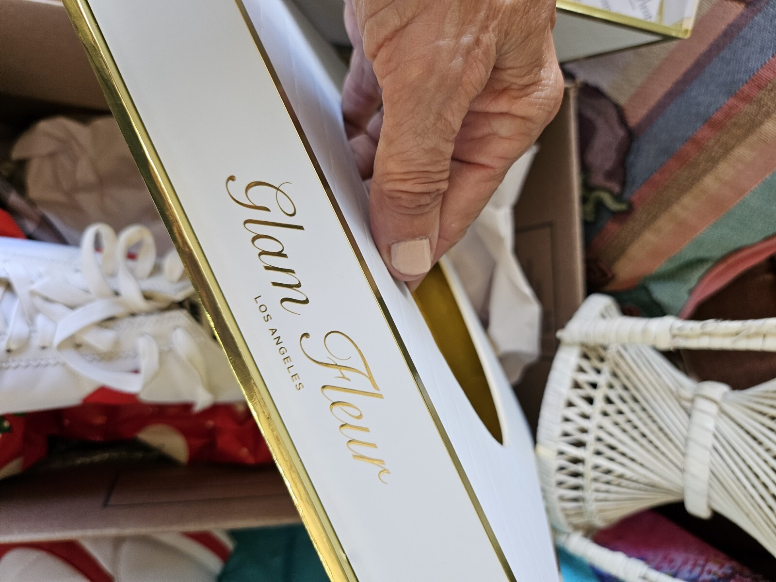 Glam Fleur L.A. For Preserved Roses EMPTY 11″ X 10″ X 9″ White Gold Square Box