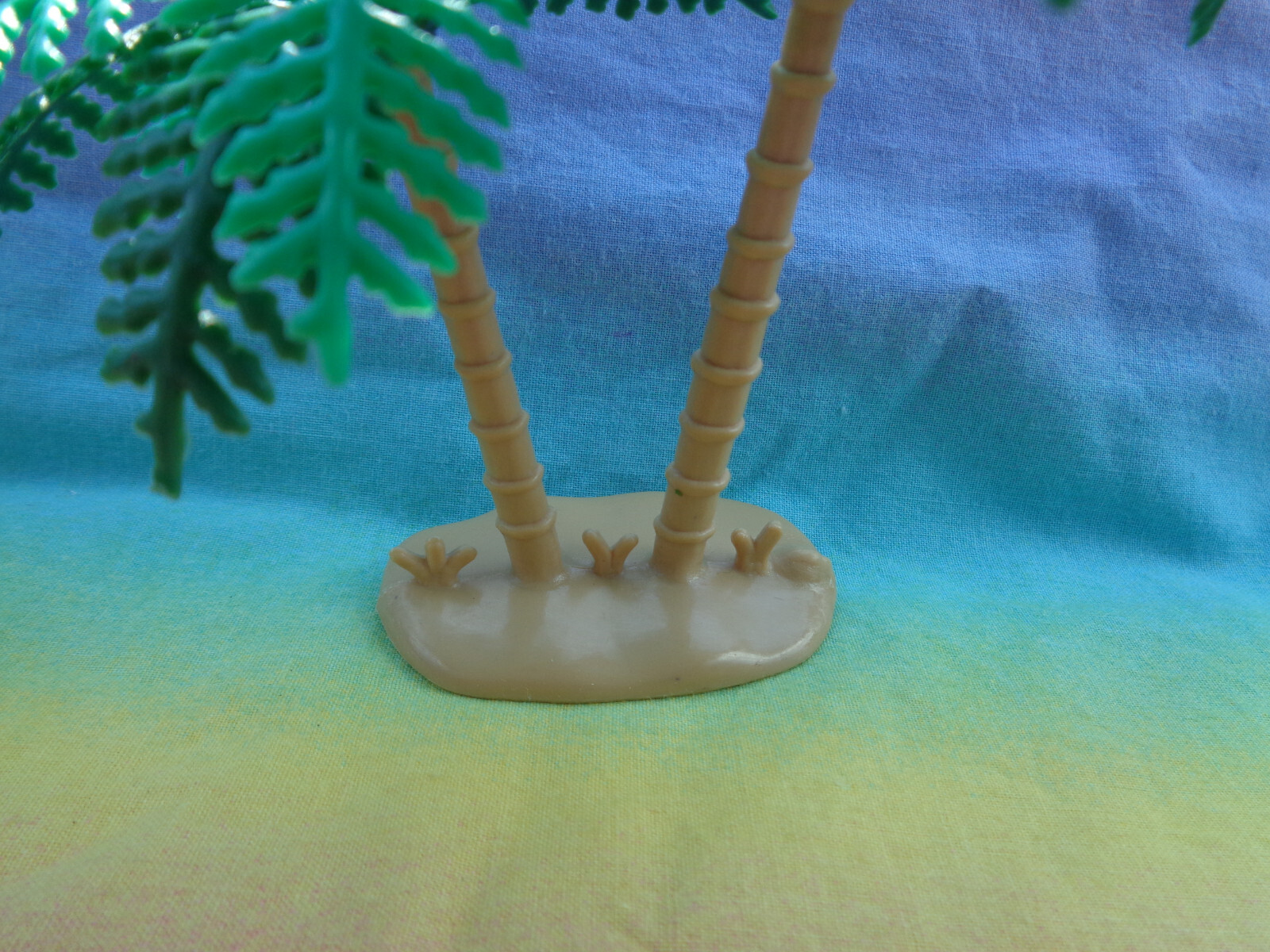 Toys”R”Us Coconut Palm Tree Artificial Miniature Plastic Diorama