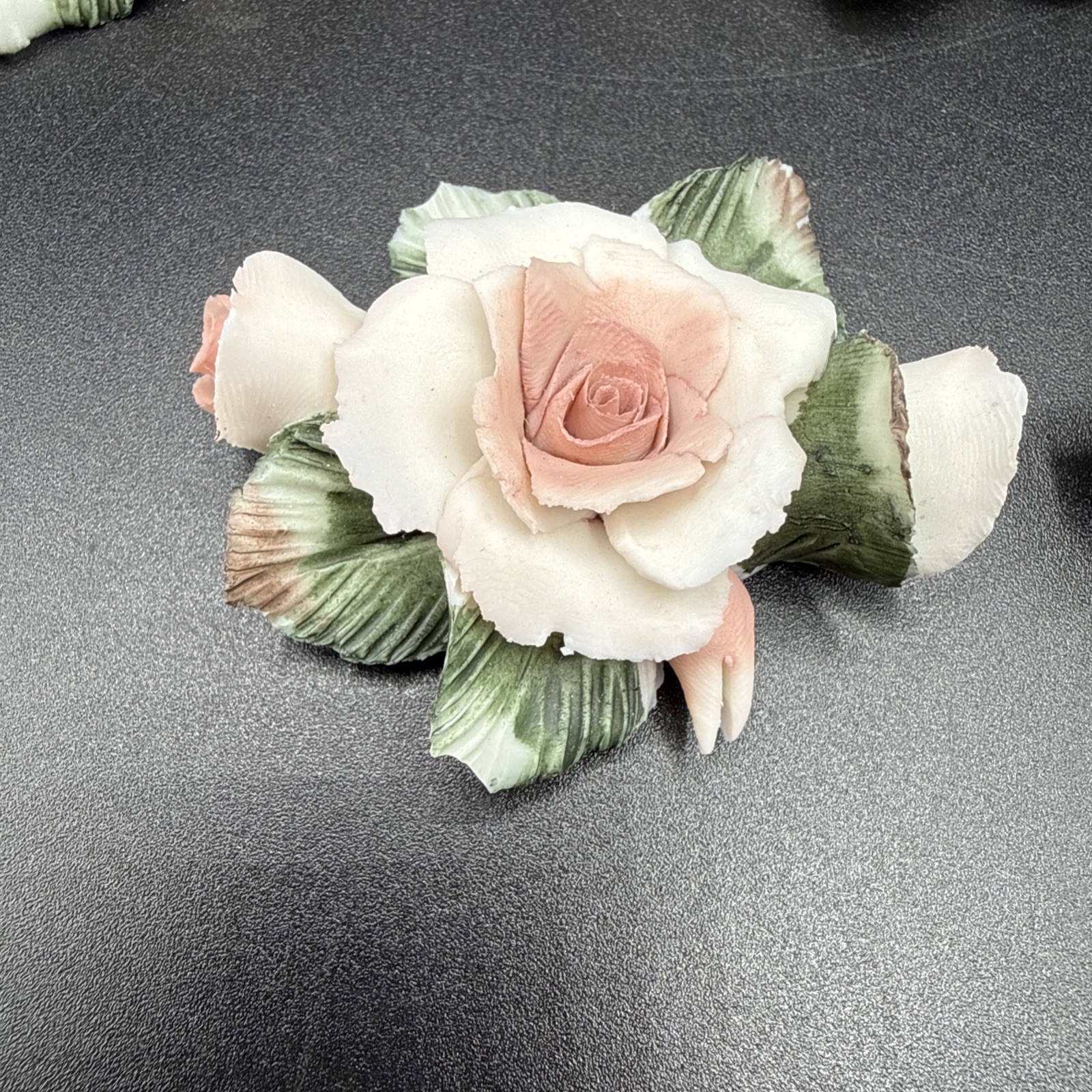 8 BEAUTIFUL PORCELAIN PINK ROSES W/ Full Bloom, 2 Buds & Green & White Leaves.