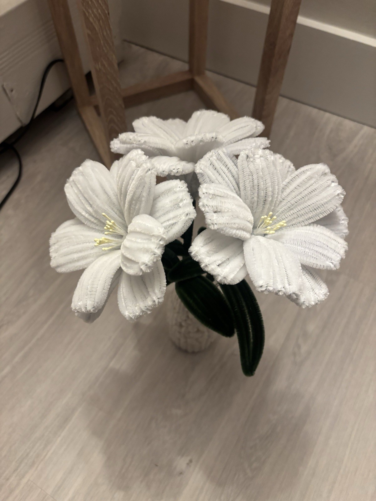 Artificial White & Green Floral Flower Arrangement Centerpiece in Clear Vase