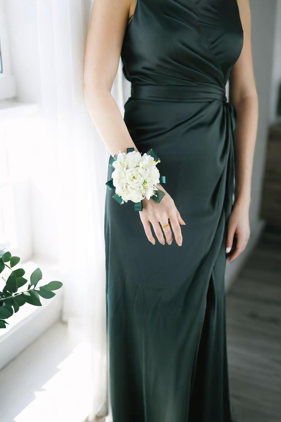 White Rose Corsage and Boutonniere Set, Prom Flower Wrist Corsage Wristlet Ba…