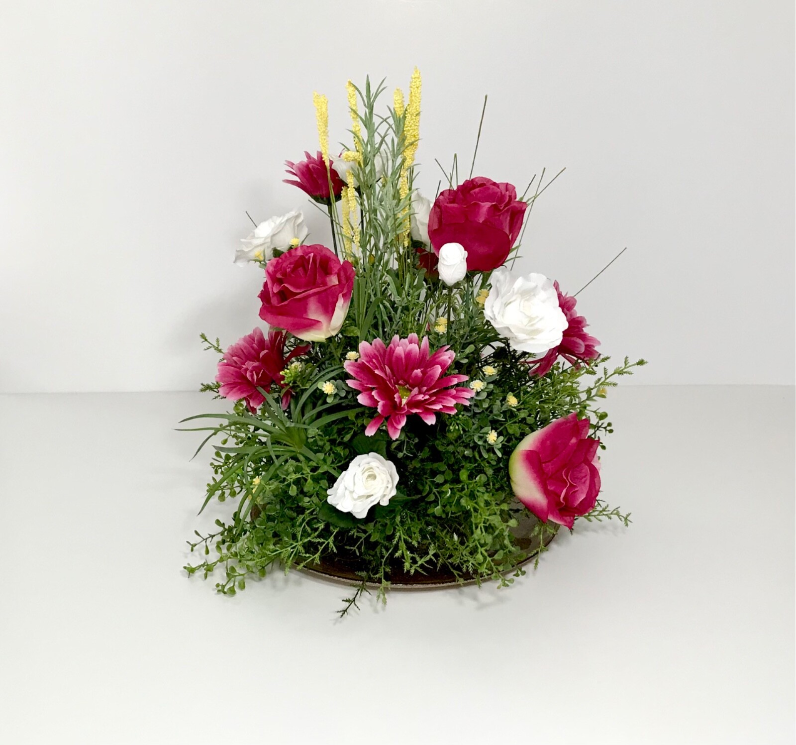 ELEGANT PINK WHITE ROSES LARGE FLORAL ARRANGEMENT CENTERPIECE GLASS PLATE NEW