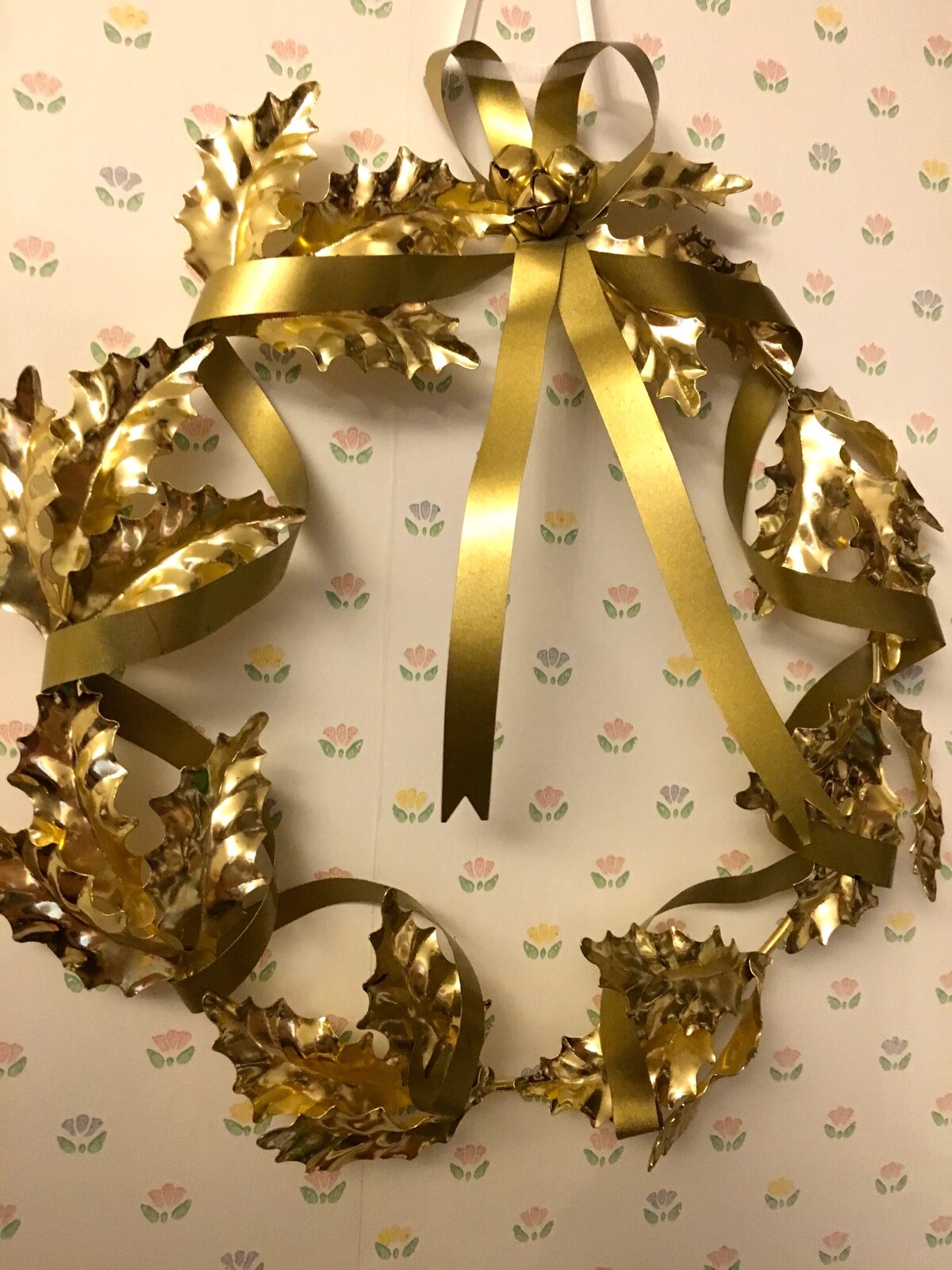 Vintage gold wreath made of tin with tin ribbon Excellent Quality 11″ Diameter