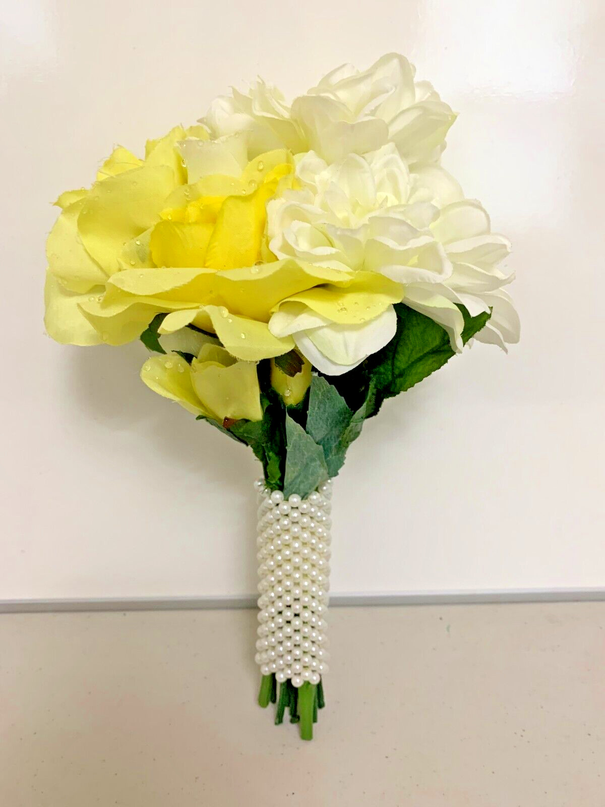 FLORAL WHITE &YELLOW ROSE FLOWER BOUQUET W/ WHITE PEARL HANDLE EVENTS & WEDDING