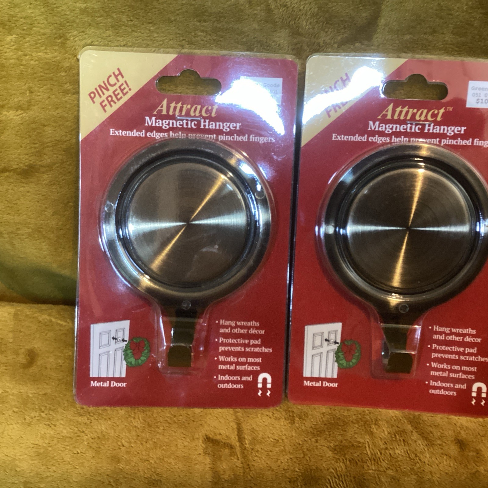 Attract Magnetic Wreath Hanger Oil Rubbed Bronze~Lot Of 2 NIP!
