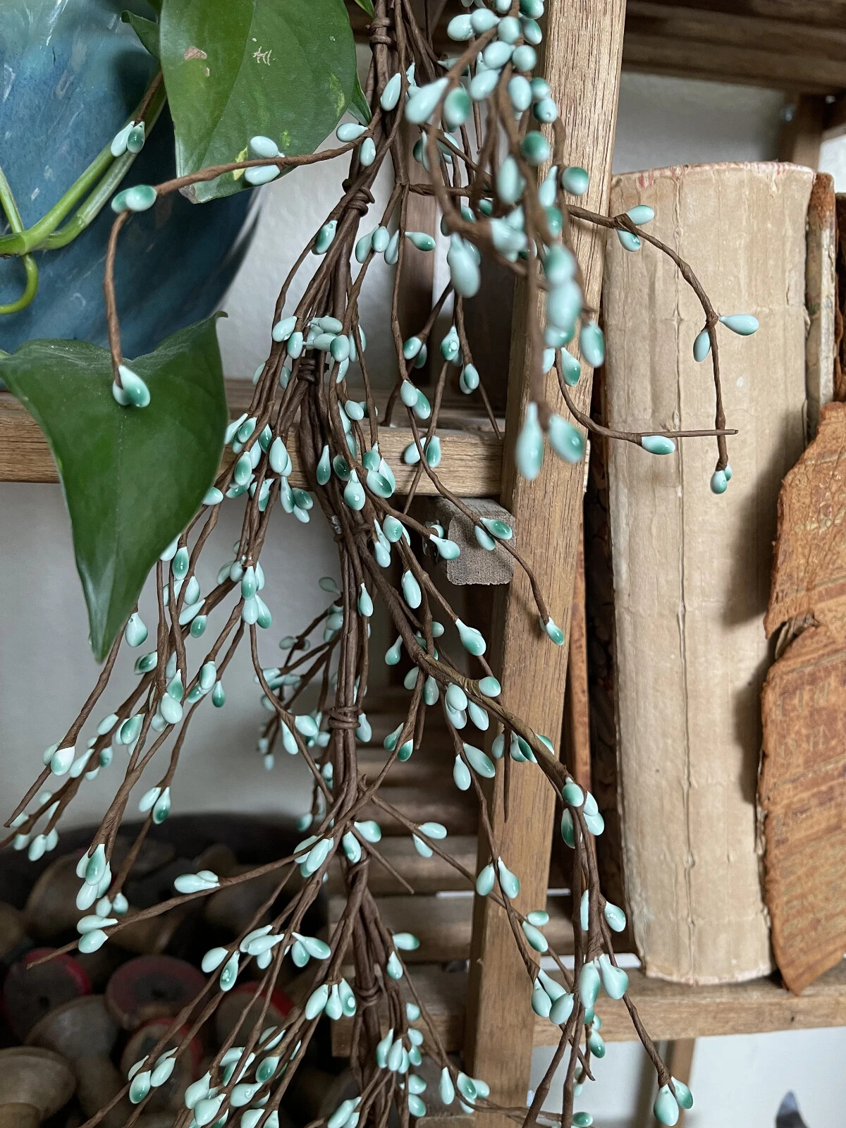 Versatile Primitive Lt Mint Green/Teal 55″ Pip Rice Berry Garland Flexible