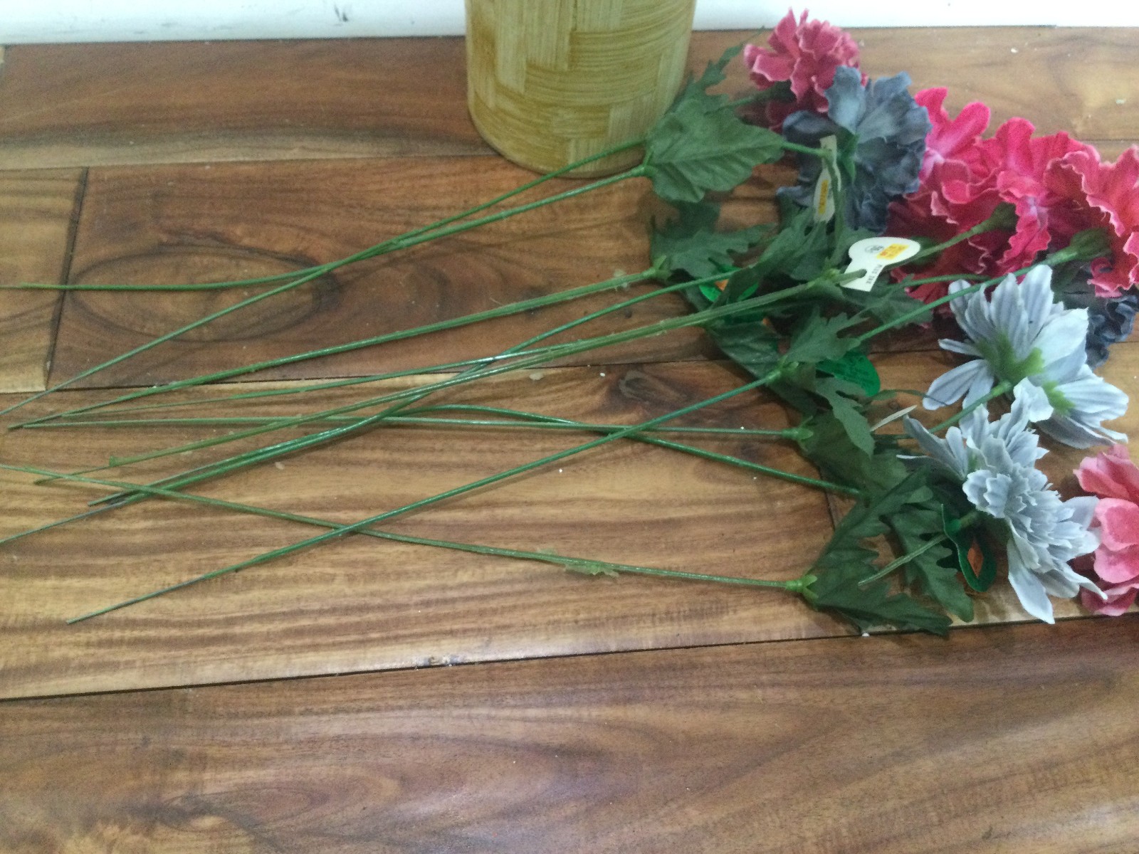 vtg CARNATION MUMS BOLD COLOR Artificial Flowers 10PCS Silk PLASTIC STEM 80’S