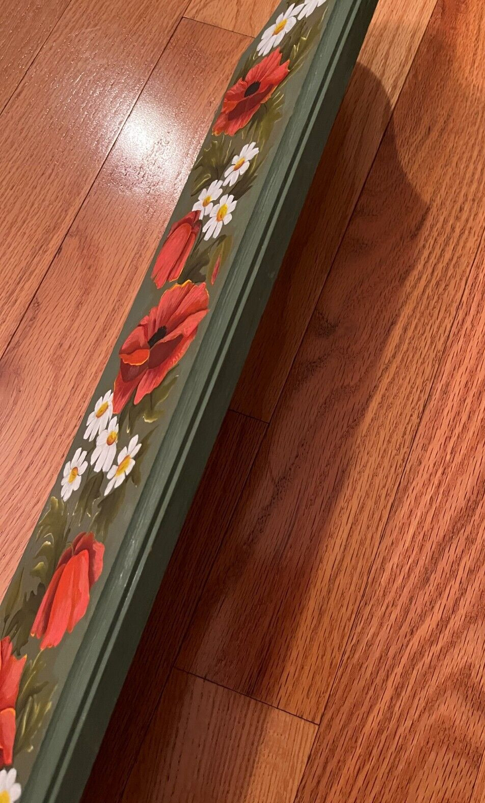 Cutting board shaped Wall decoration Green with red poppy seed flowers 5 x 24.5