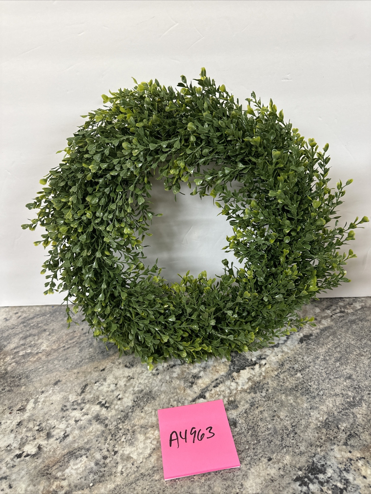 English Gardens Indoor/Outdoor 18” Boxwood Wreath New