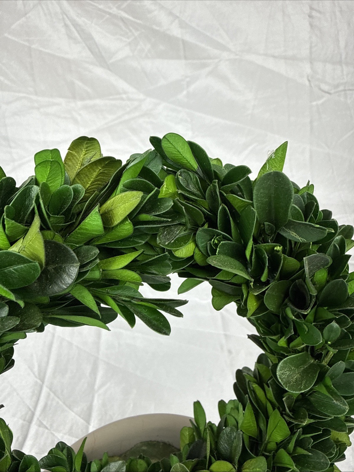 Artificial 12″ Green Boxwood Topiary Circular Wreath In Rustic Grey Ceramic Pot